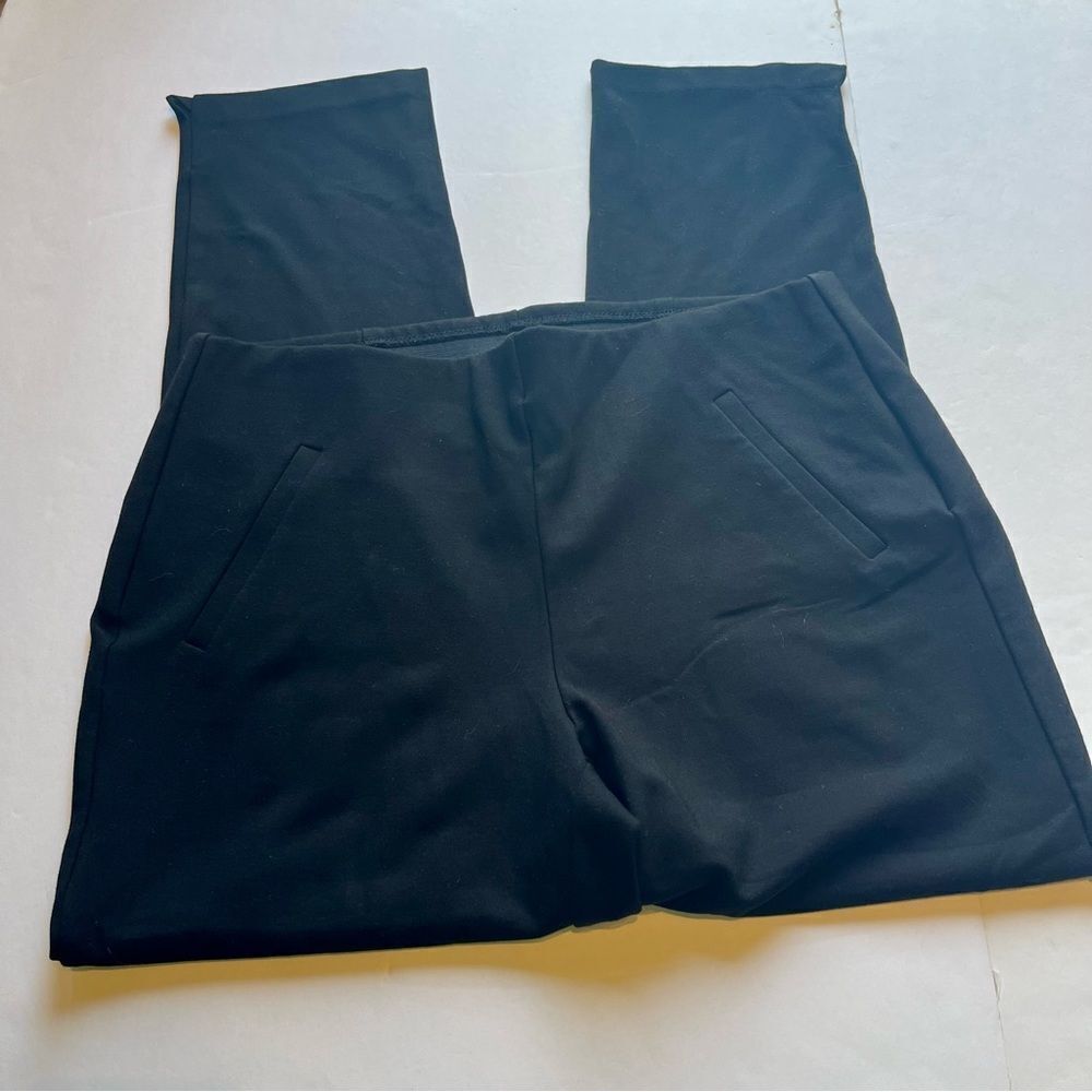 Chico's Women's Black Slip On Pants Straight Leg Stretchy Size 1 US-size 8